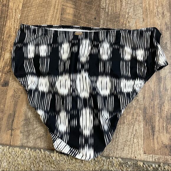 Sunsets High Waisted Bikini Bottoms w/Molded Cup Bikini Top - Picture 2 of 13